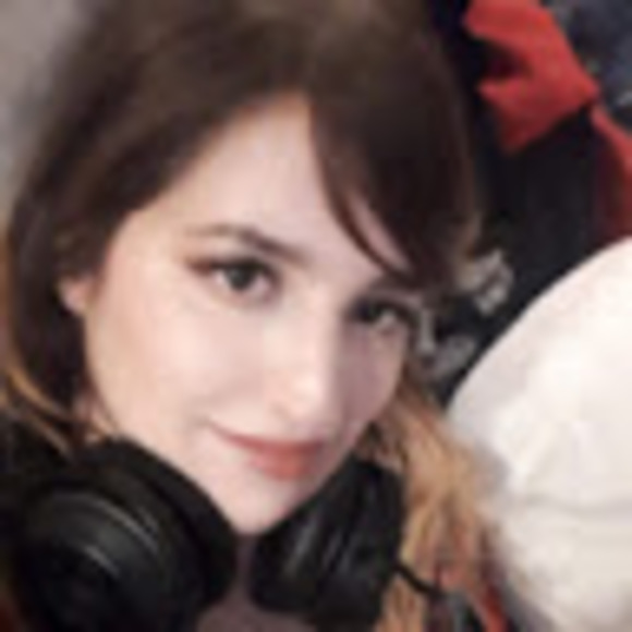 Meet your Posher, Moni - Picture 1 of 1